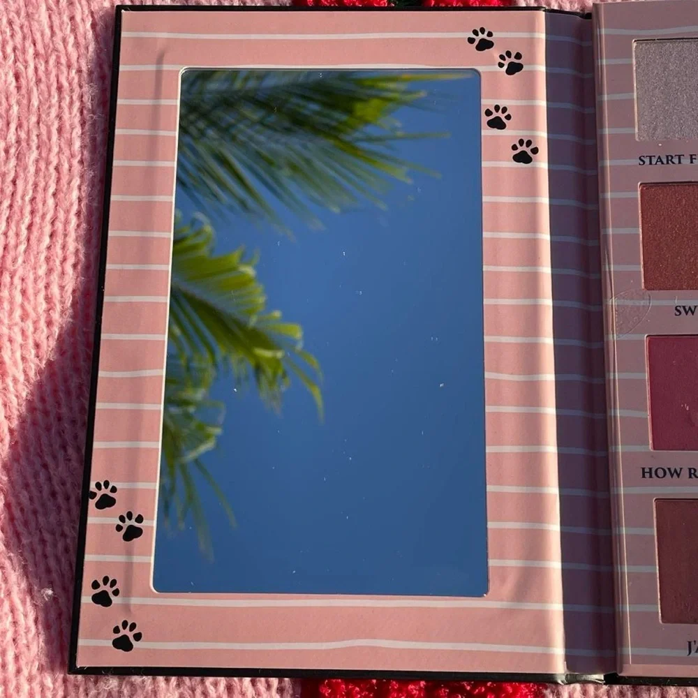 Disney The Aristocats Marie eyeshadow palette